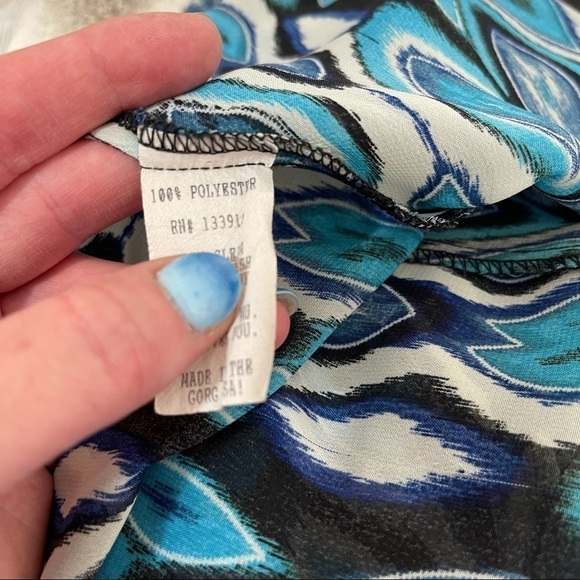 Show Me Your MuMu High Low Ikat Print Keyhole Back Blouse Blue and White - Picture 11 of 11